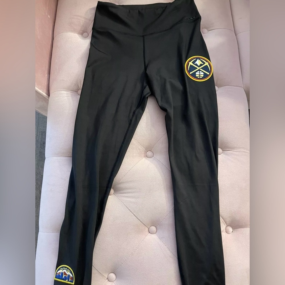 BRAND NEW Pro Standard Denver Nuggets WOMENS Leggings NBA CHAMPION MEDIUM